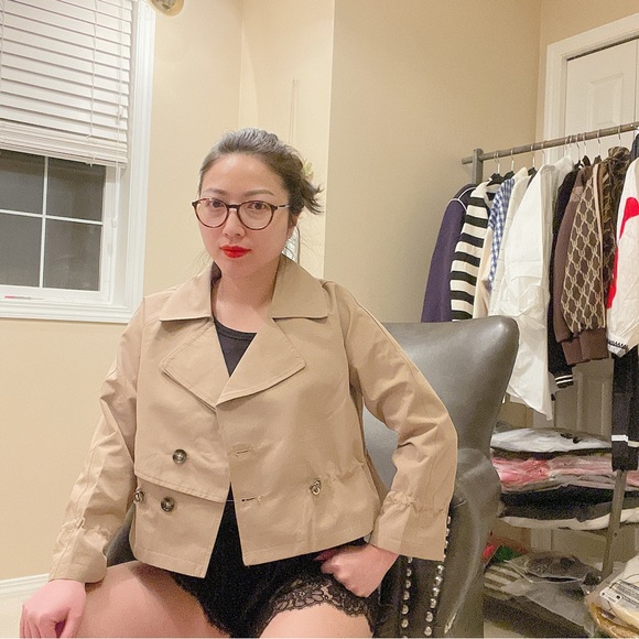 NEW WITH TAG Cropped blazer - Picture 2 of 8